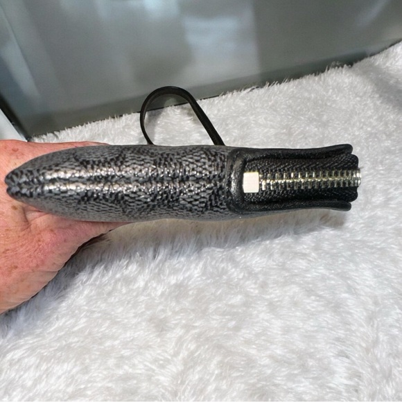 Coach Black and Blue Denim Signature Coated Canvas Corner Zip Wristlet NEW - Picture 7 of 12